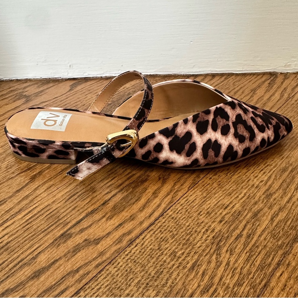 NWOT DV by Dolce Vita Domainica Dayme Leopard Gold Slingback Flat Shoe Size 7.5